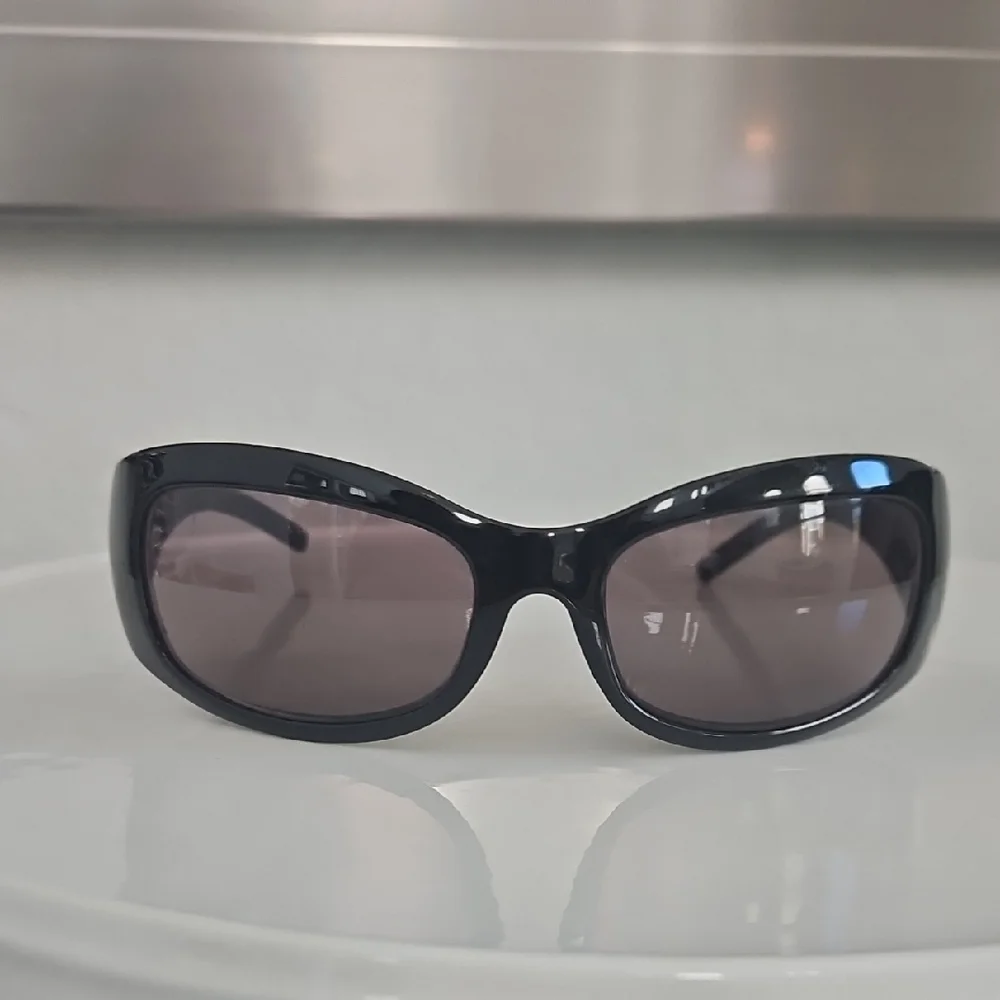 Fendi Black Sunglasses with Silver Accents - Picture 3 of 9